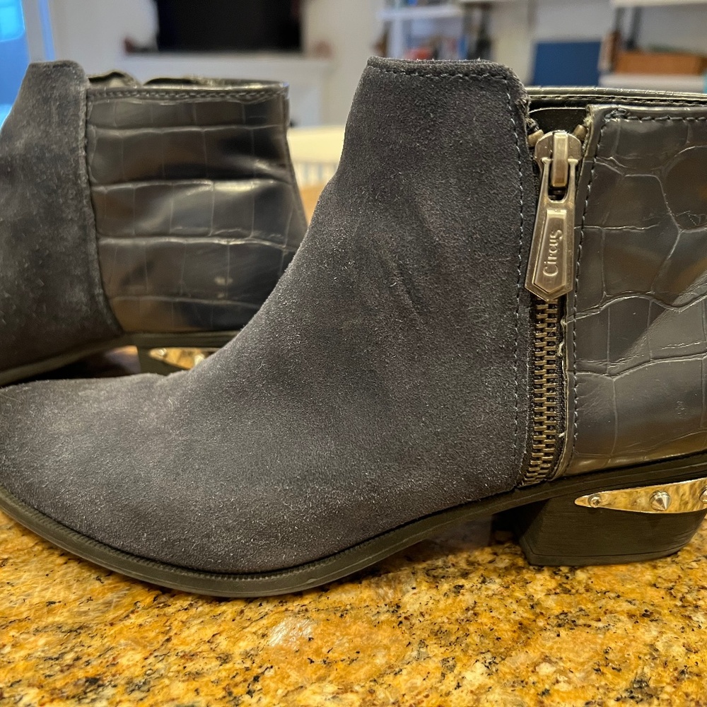 Sam Edelman Circus Holt ankle bootie sz 7.5 navy blue
